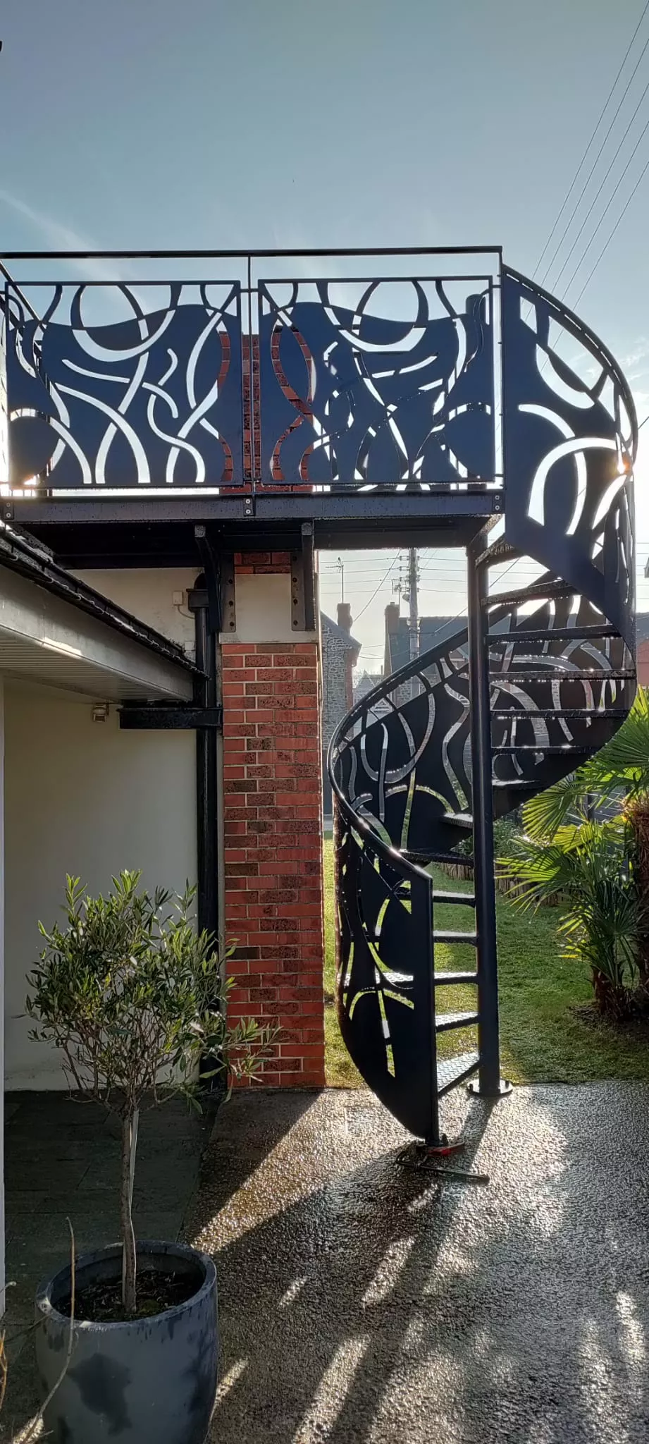 Escalier extérieur et habillage de terrasse