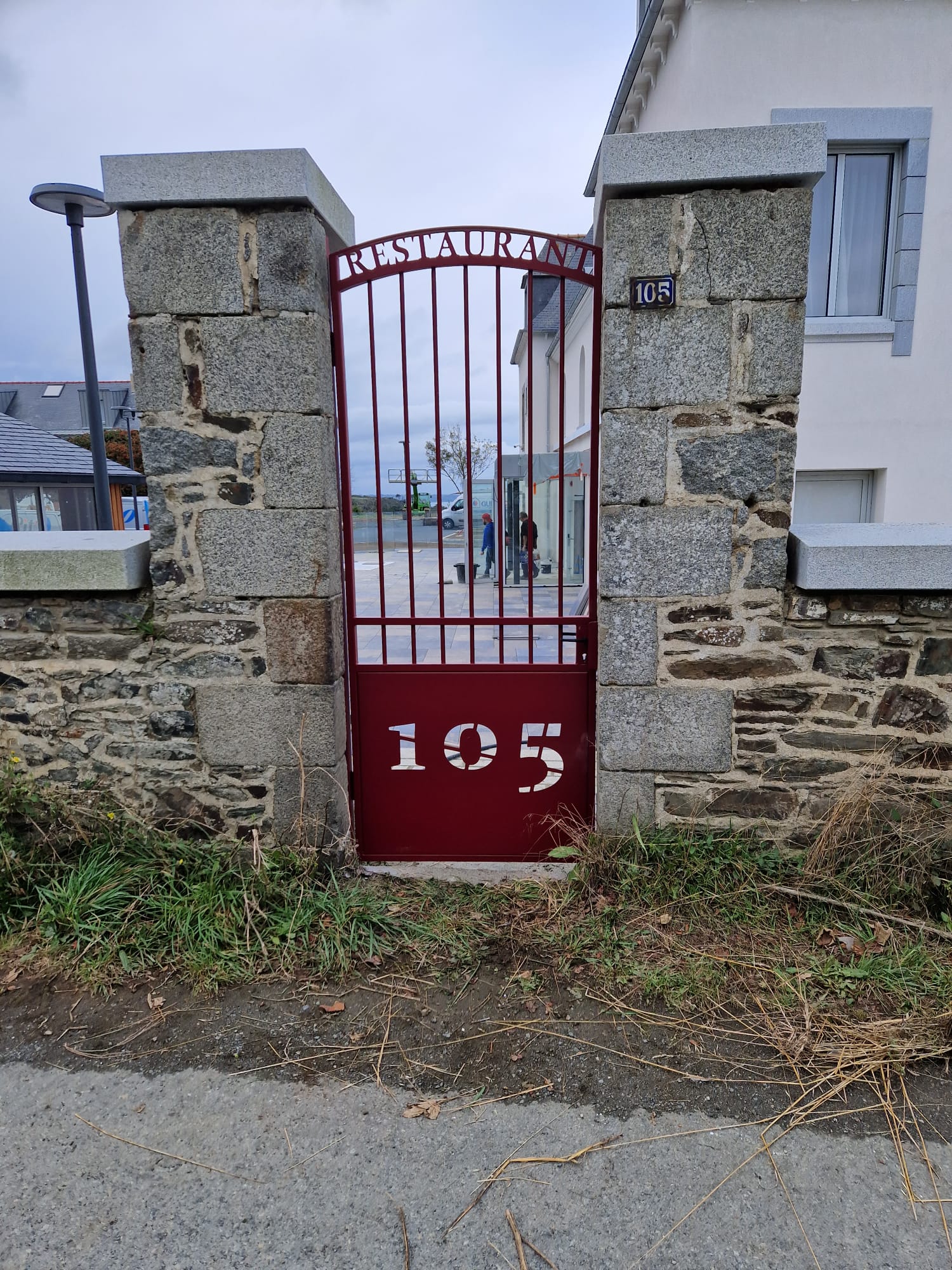 portillon avec incrustation